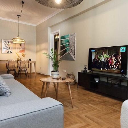 Pagrati Urban Oasis Getaway 2Bd Apt With Balcony 아테네 외부 사진