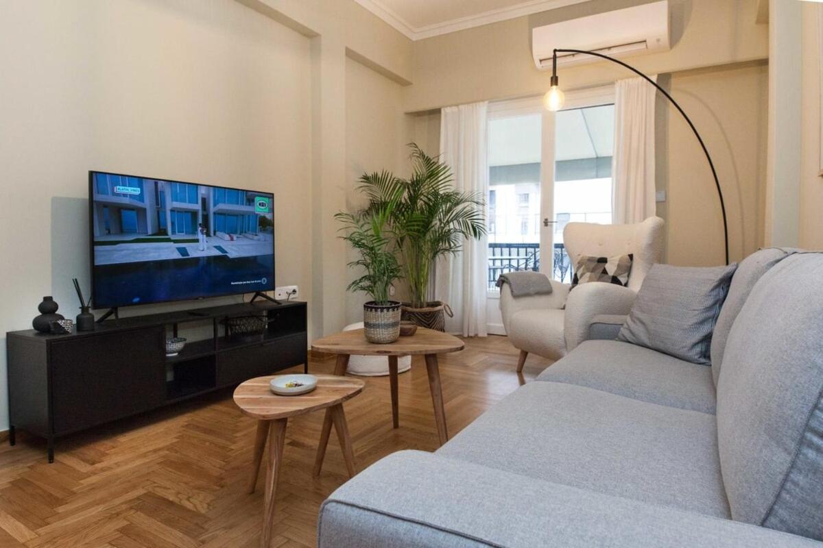 Pagrati Urban Oasis Getaway 2Bd Apt With Balcony 아테네 외부 사진