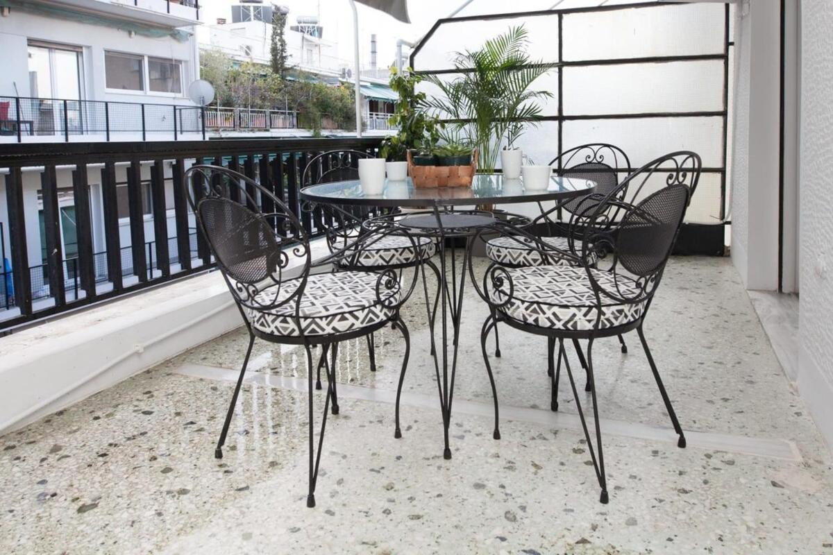 Pagrati Urban Oasis Getaway 2Bd Apt With Balcony 아테네 외부 사진